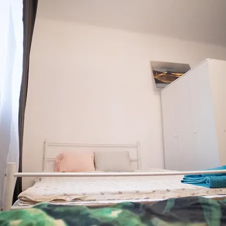 Apartment 5 Near Metro Politechnika Dnf Warsaw