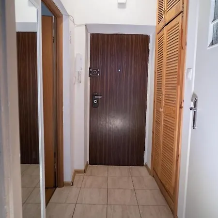 5 Near Metro Politechnika Dnf Apartment *